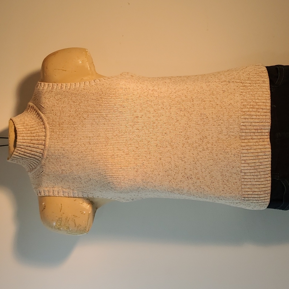 Like new Gap, mockneck tank in Oatmeal Fleck. M